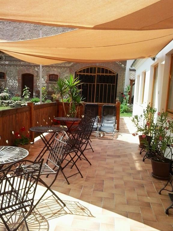 Hotel Levendula Porta Es Pajtaszinhaz Orfű Exterior foto
